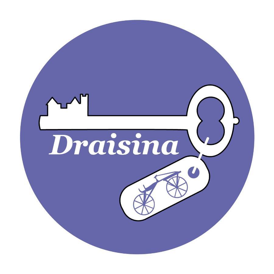 Draisina Bike Apartments Uno Oleggio Castello Luaran gambar