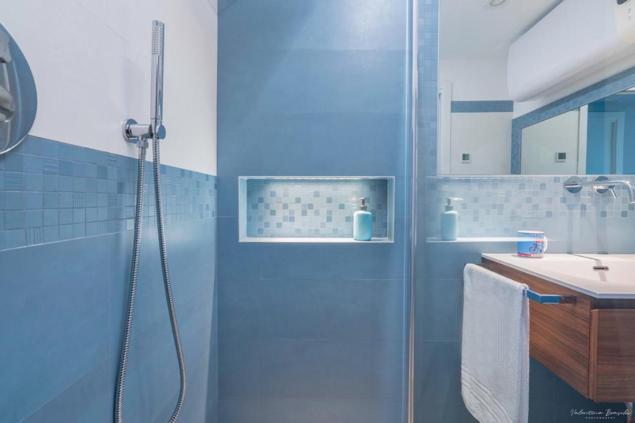 Draisina Bike Apartments Uno Oleggio Castello Luaran gambar