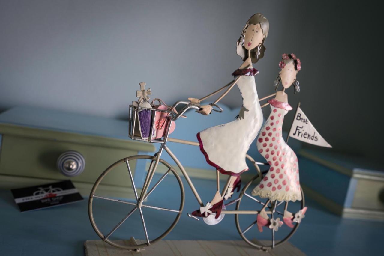Draisina Bike Apartments Uno Oleggio Castello Luaran gambar